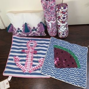 NWT Pottery Barn Teen Pillows Tapestries Decor